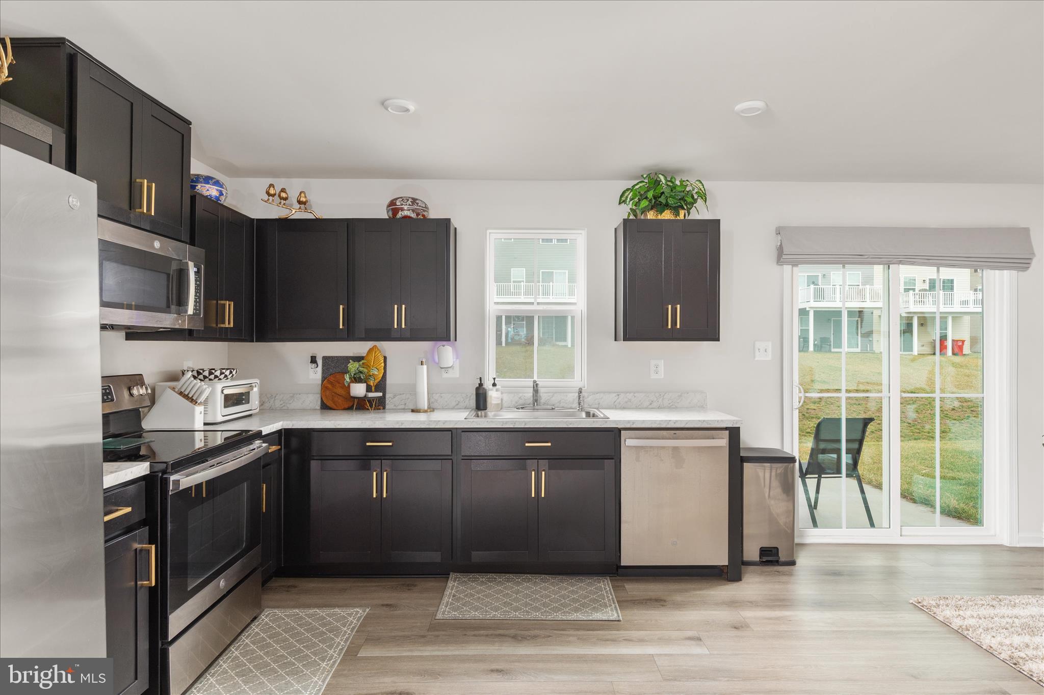 CARDINAL POINTE - Residential