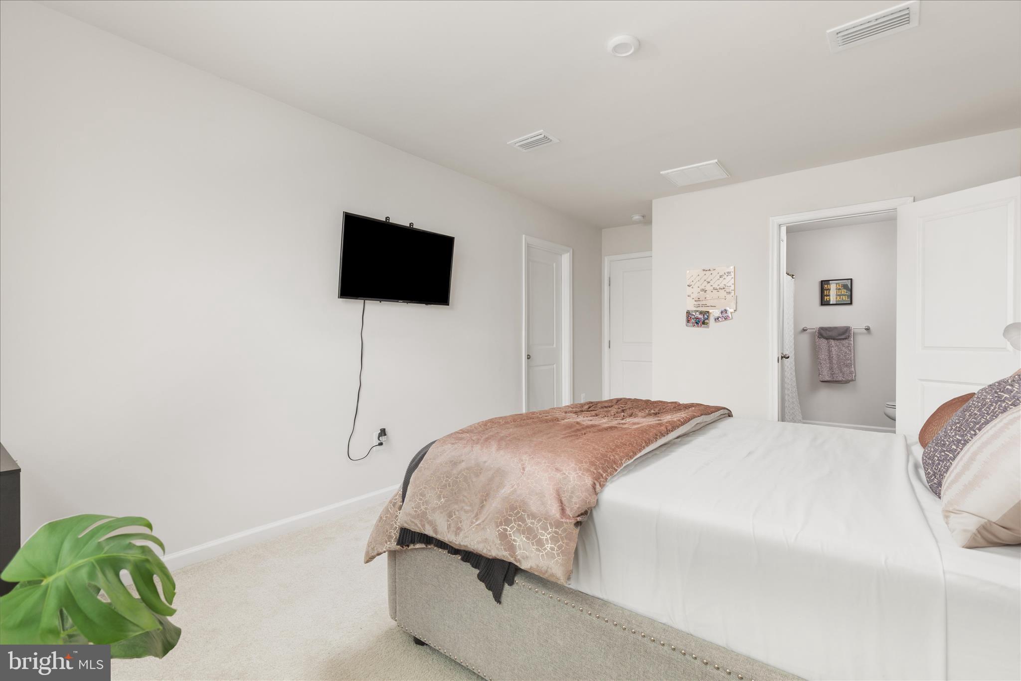 CARDINAL POINTE - Residential