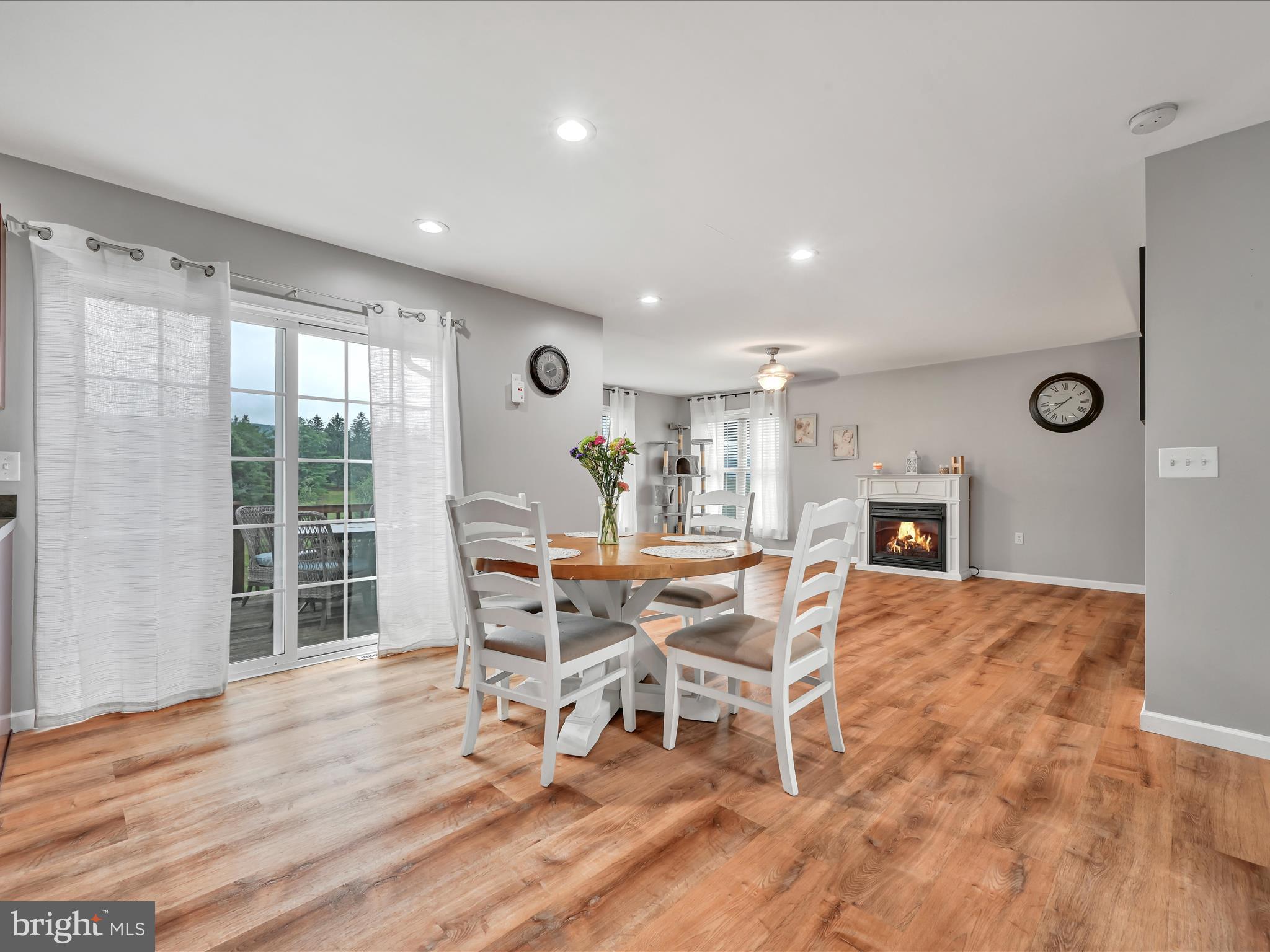 FOUNTAIN SPRINGS - Residential