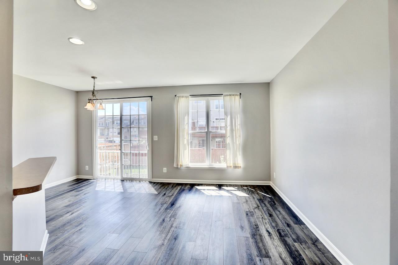 BROADLANDS SOUTH - Residential Lease