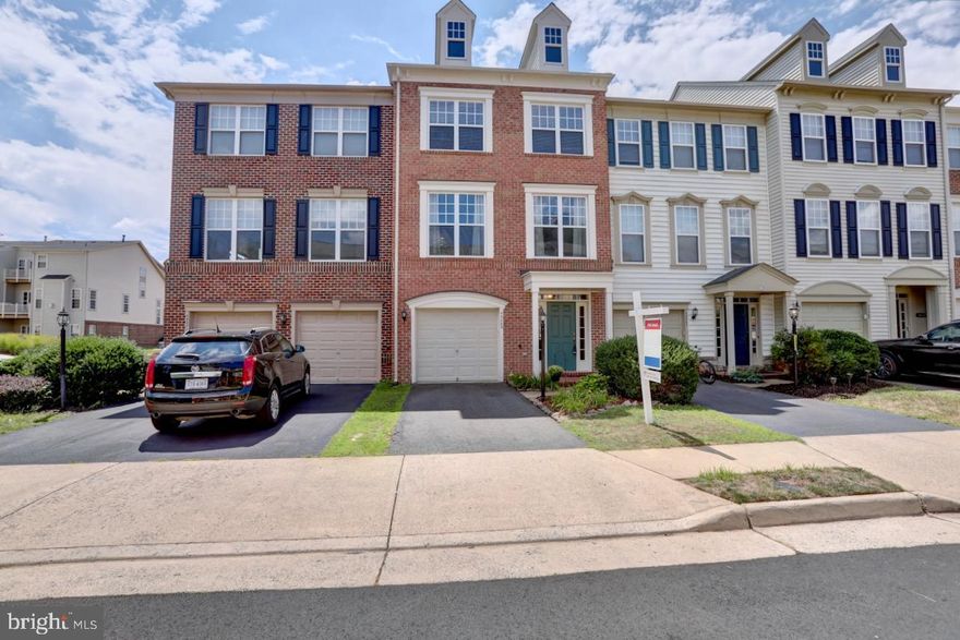 Briar Woods High School & minutes to Silver line Metro - light bright and airy brick front Miller and Smith "Newbery Street" model on a quiet street in Broadlands just minutes to the Greenway/Toll Road and Silver Line metro station. One car garage, and room to park in driveway along with community overflow parking as well. Freshly painted and all flooring replaced in 2020 - this home is in excellent condition. 
This light, bright and clean property is within walking distances to the Southern Walk pool as well as restaurants and stores in the Broadlands Marketplace. The Broadlands nature center is just around the corner as well, which organizes numerous free events held all year for children and adults of all ages. Tenant is not responsible for any HOA fees; they are paid by the landlord.