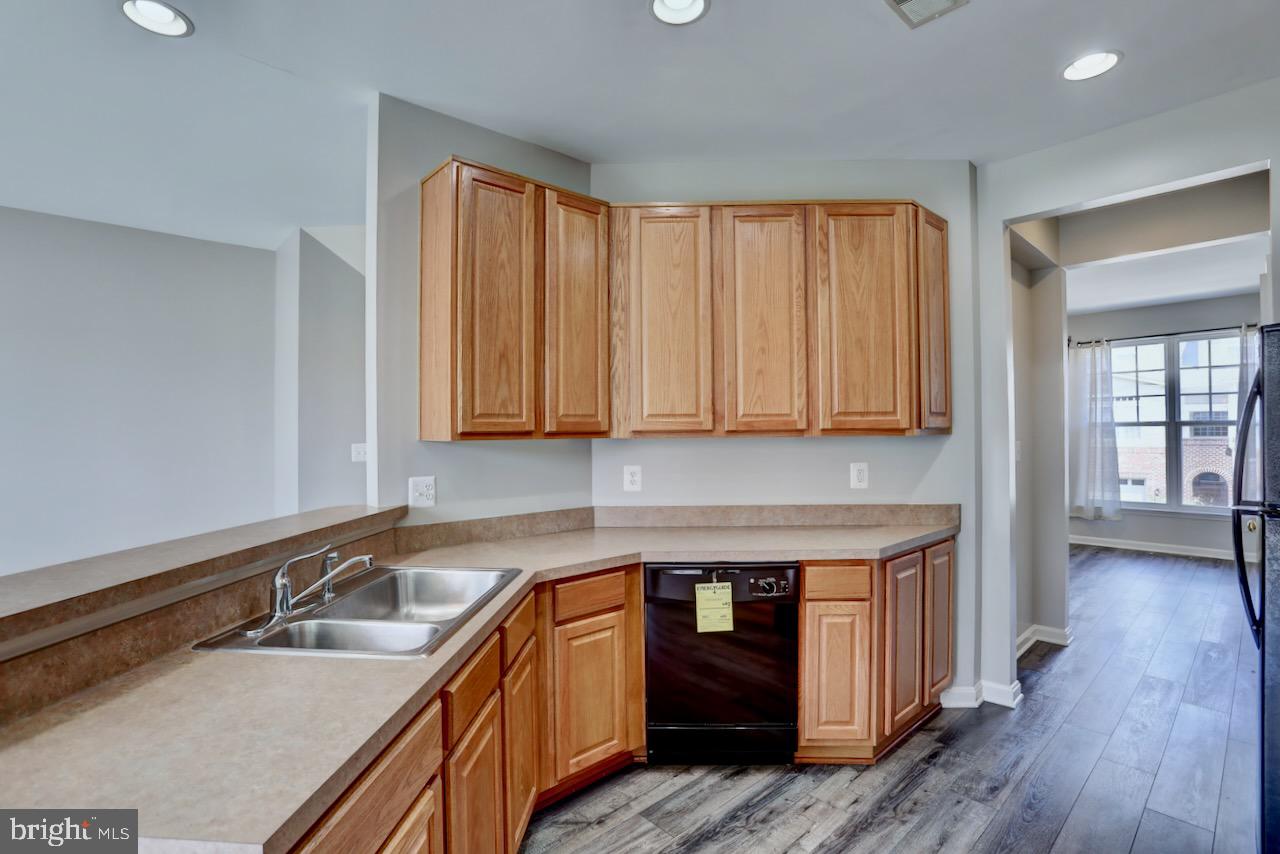 BROADLANDS SOUTH - Residential Lease