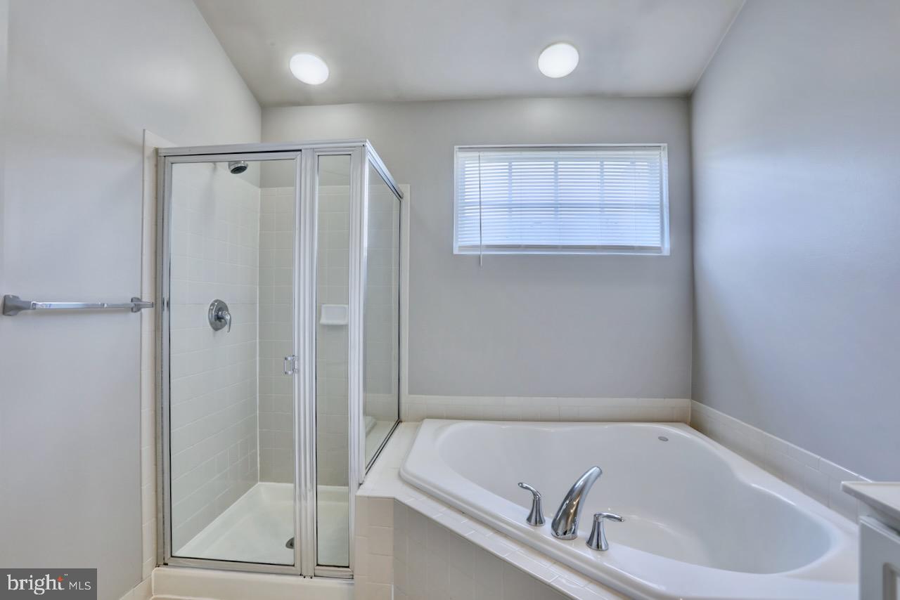 BROADLANDS SOUTH - Residential Lease