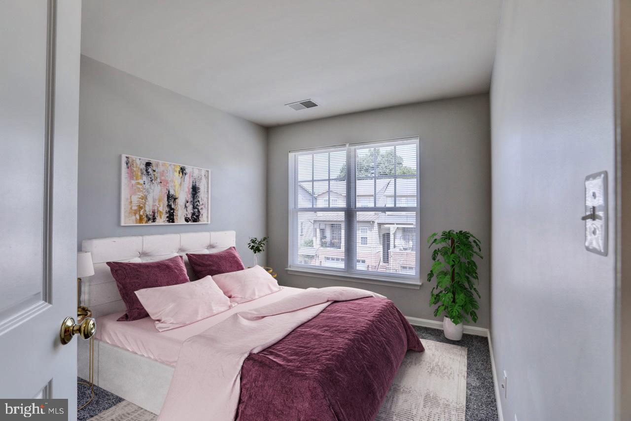 BROADLANDS SOUTH - Residential Lease