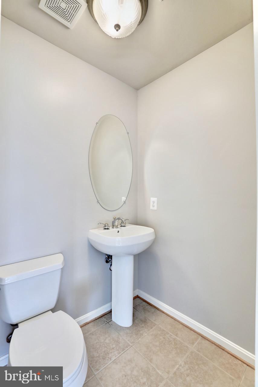 BROADLANDS SOUTH - Residential Lease