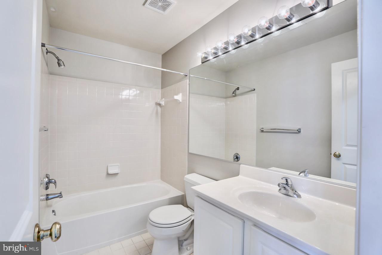 BROADLANDS SOUTH - Residential Lease