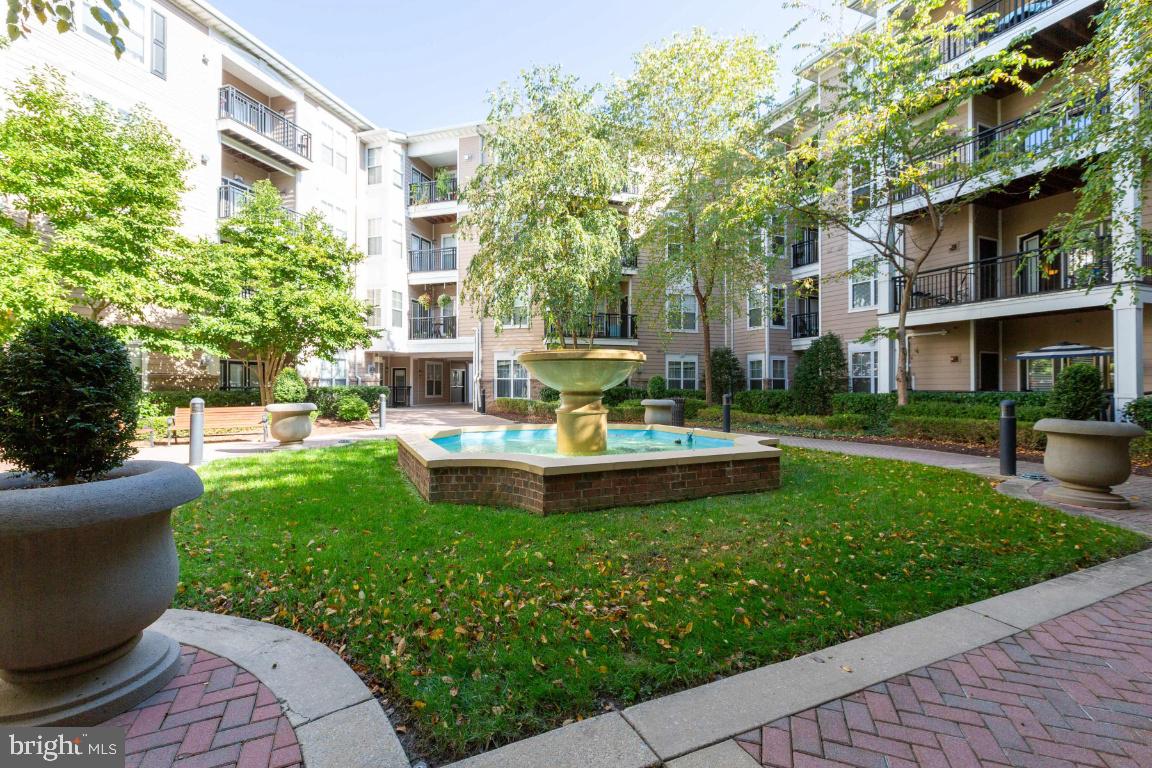 FITZ AT ROCKVILLE TOWN C - Residential