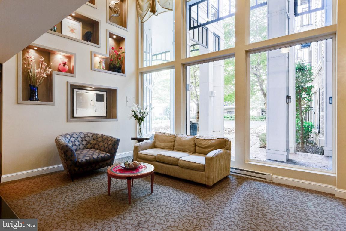 FITZ AT ROCKVILLE TOWN C - Residential