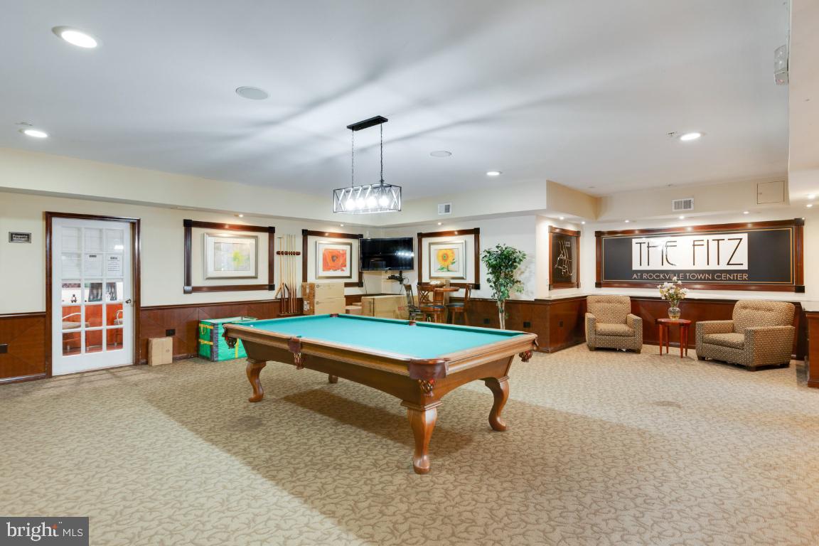 FITZ AT ROCKVILLE TOWN C - Residential