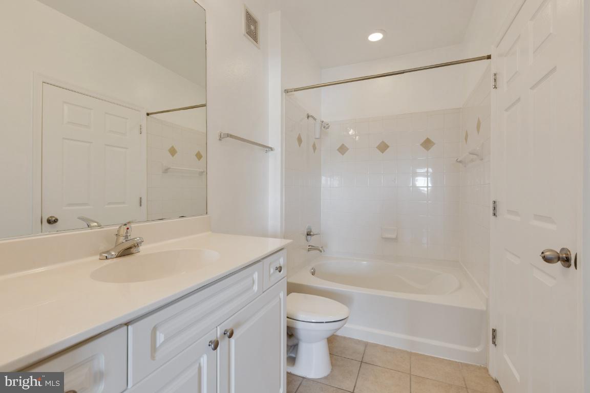 FITZ AT ROCKVILLE TOWN C - Residential