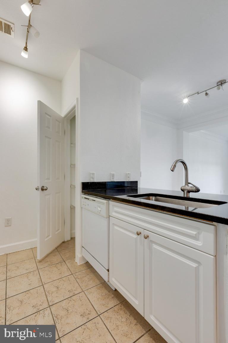 FITZ AT ROCKVILLE TOWN C - Residential