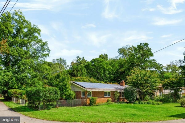 301 CEDAR LN, ANNAPOLIS, MD 21403 - Image fa7cc4503f9a122fa87f7ee2144bfe86/1638180112