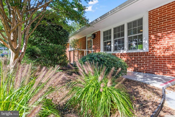 301 CEDAR LN, ANNAPOLIS, MD 21403 - Image fa7cc4503f9a122fa87f7ee2144bfe86/3086811069