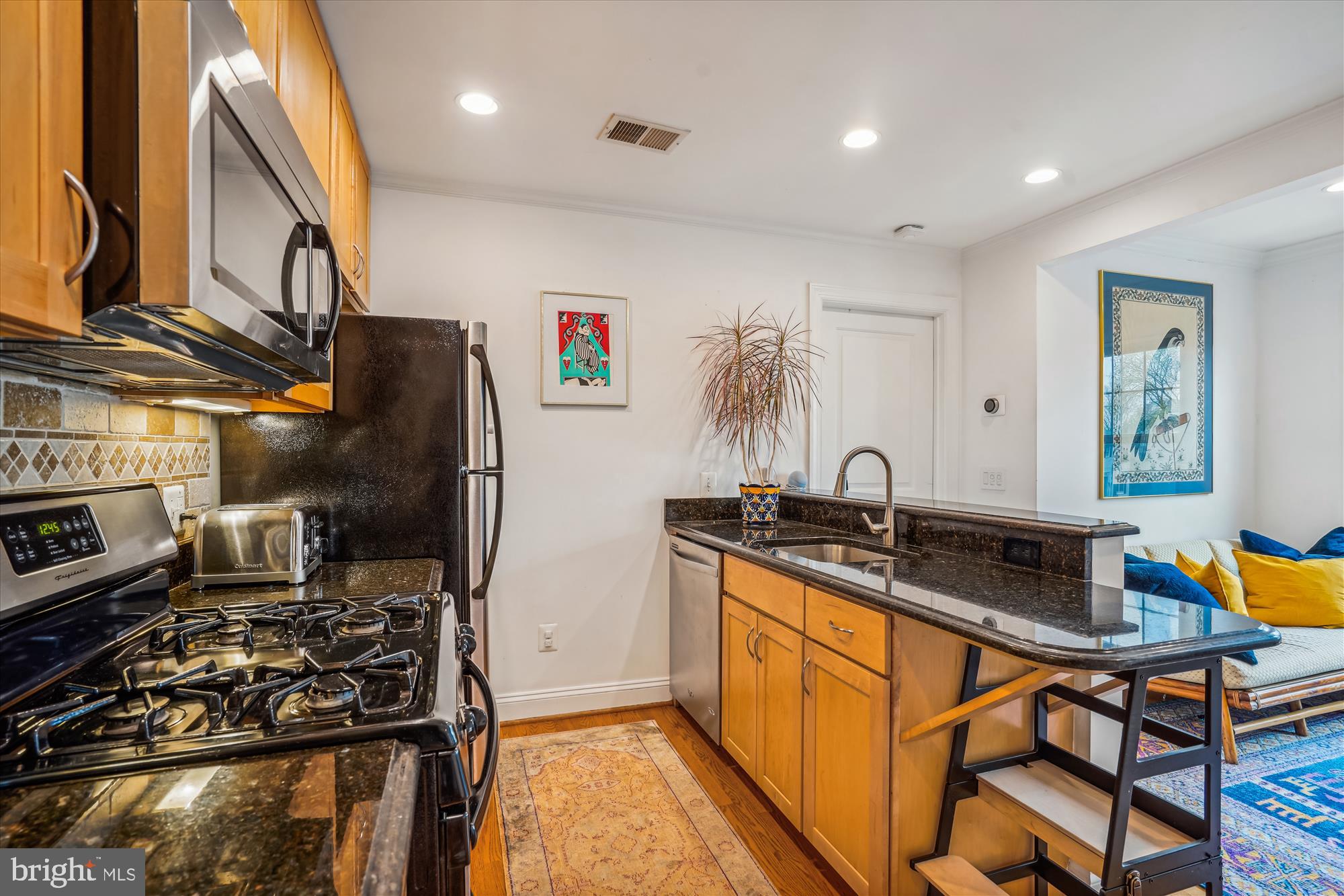 409 E RAYMOND AVENUE 8