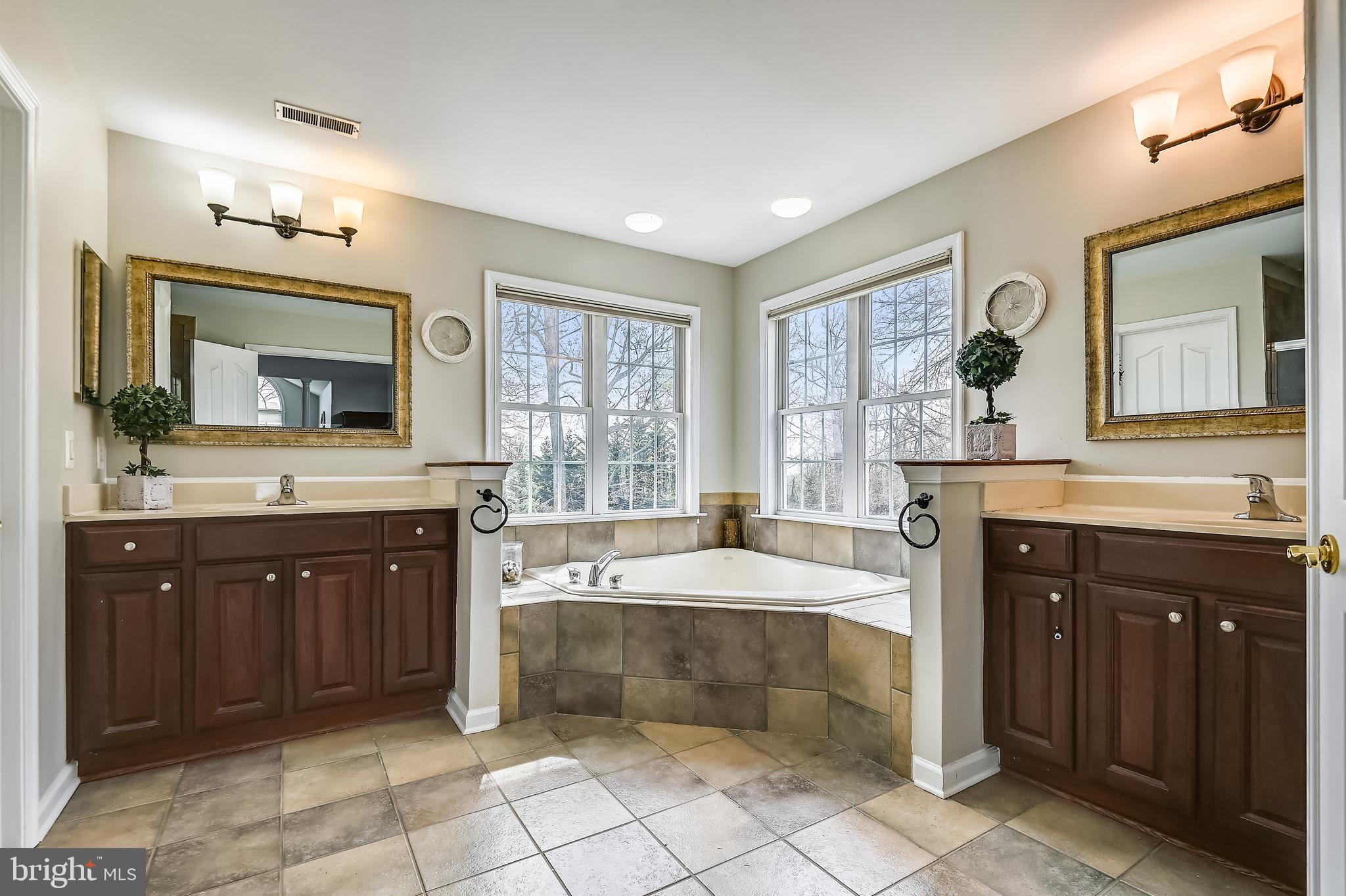 HERITAGE HILLS - Residential