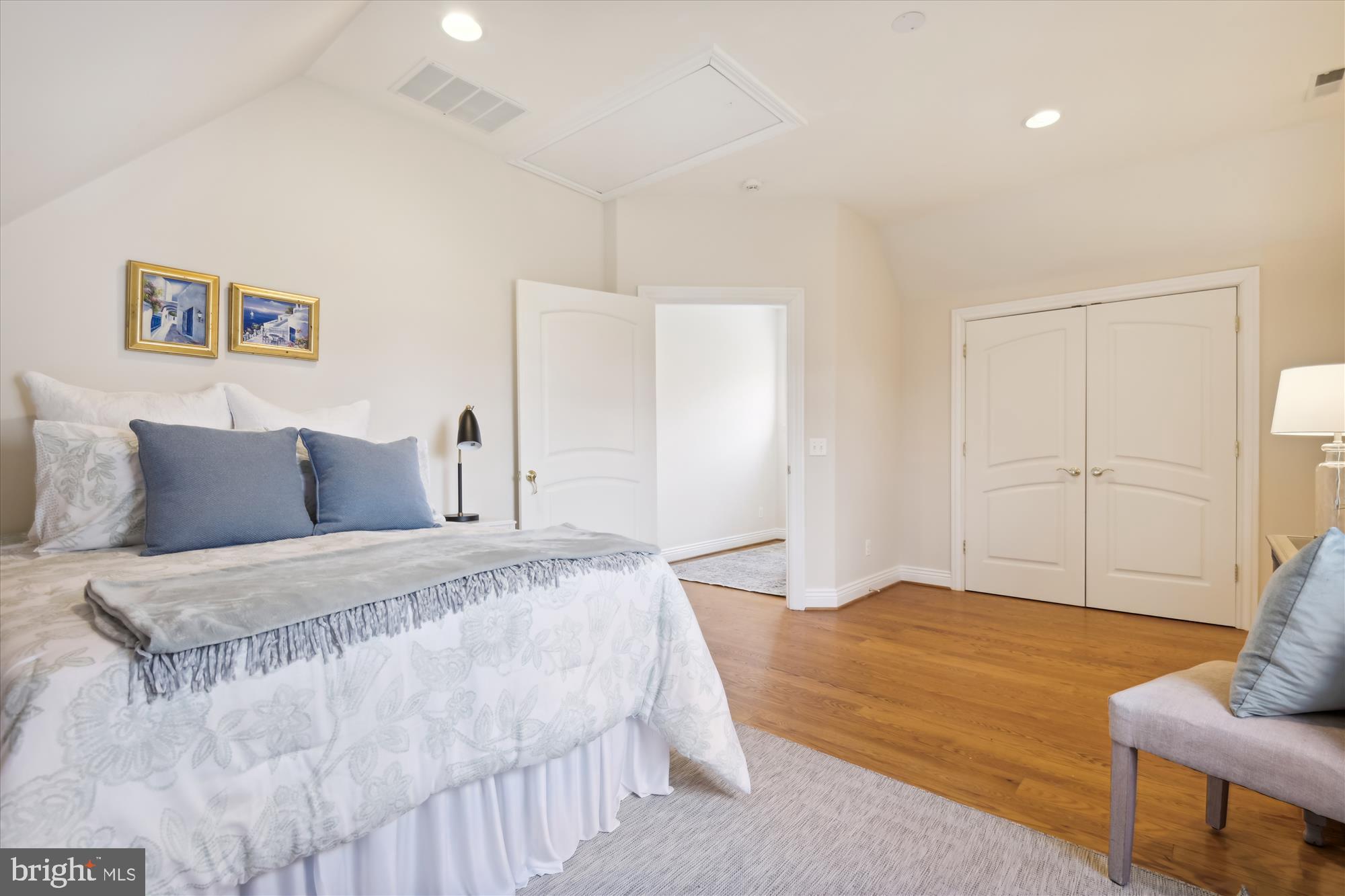 NICHOLSONS MANOR - Residential