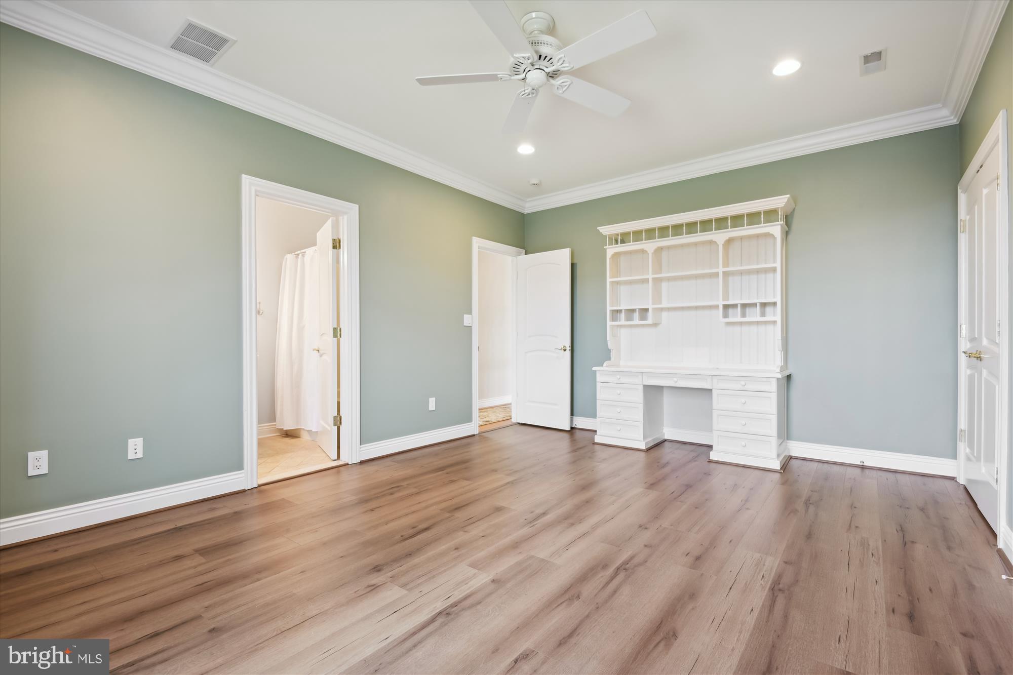 NICHOLSONS MANOR - Residential