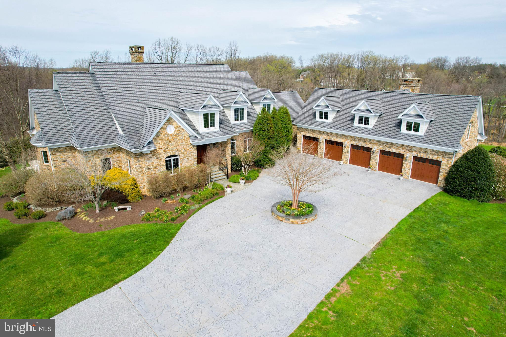 NICHOLSONS MANOR - Residential