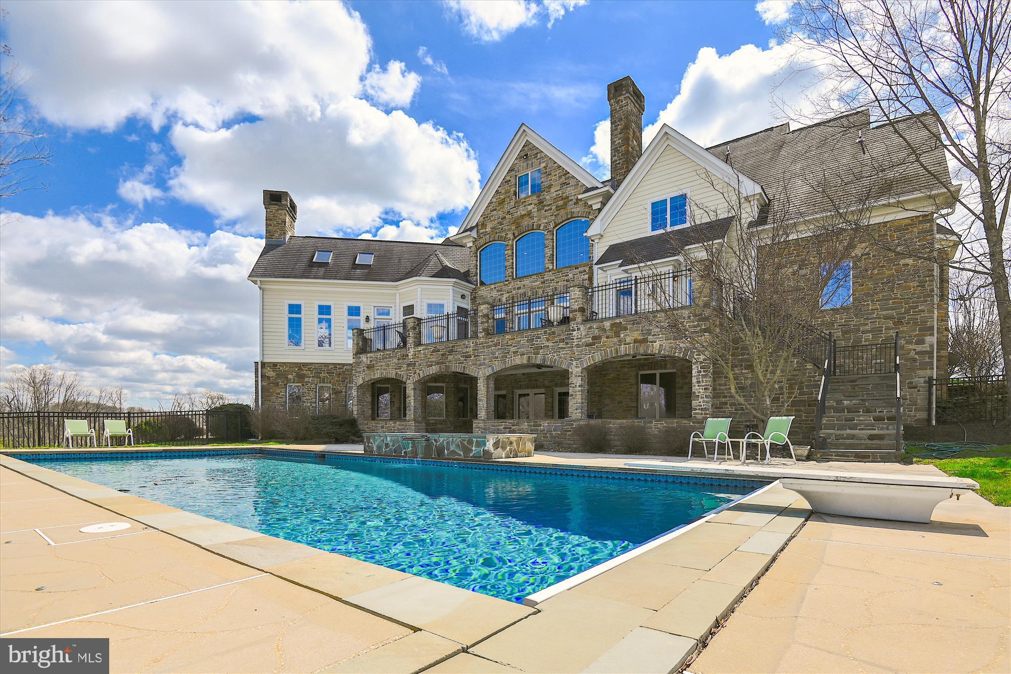 NICHOLSONS MANOR - Residential