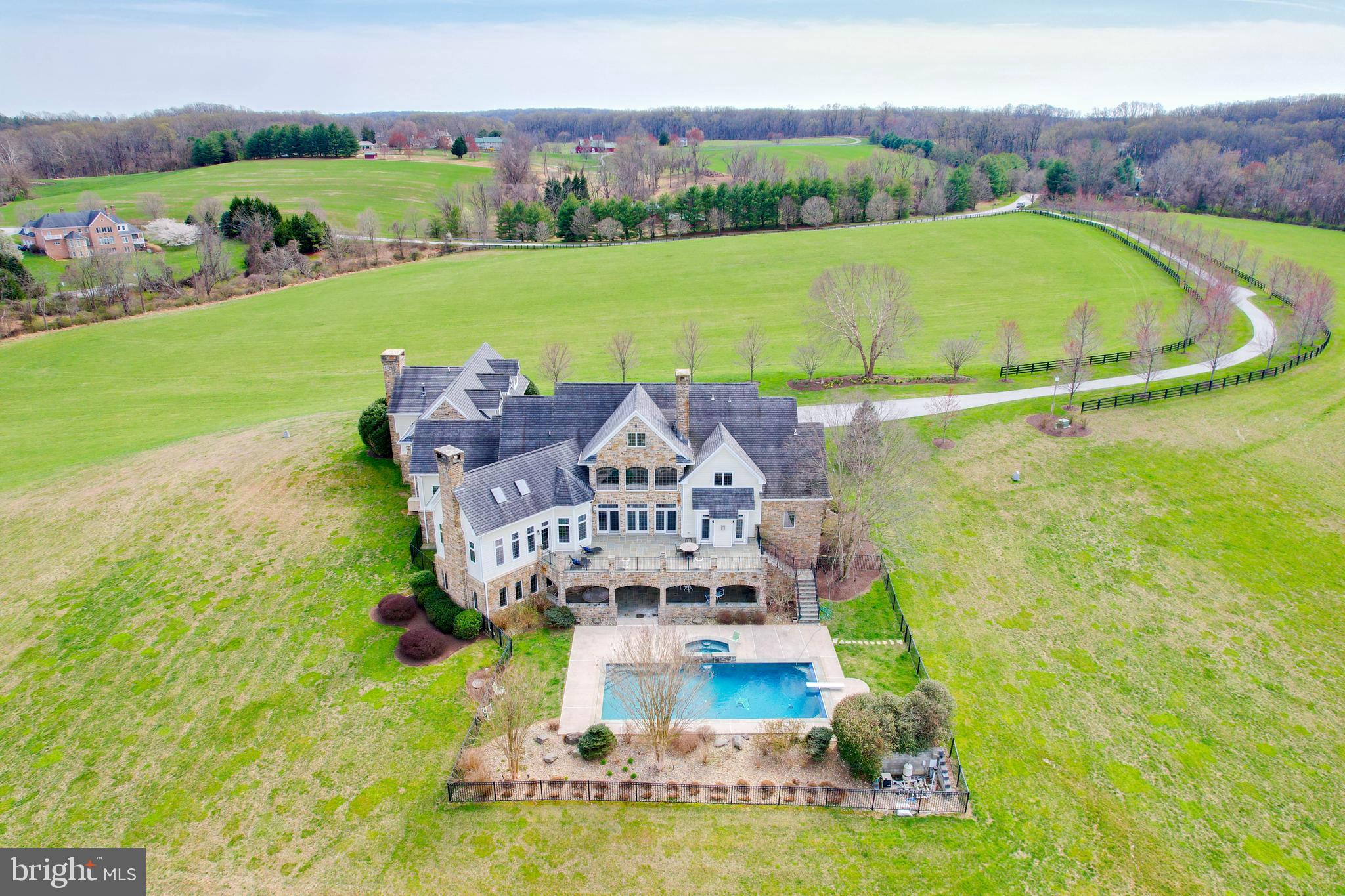 NICHOLSONS MANOR - Residential