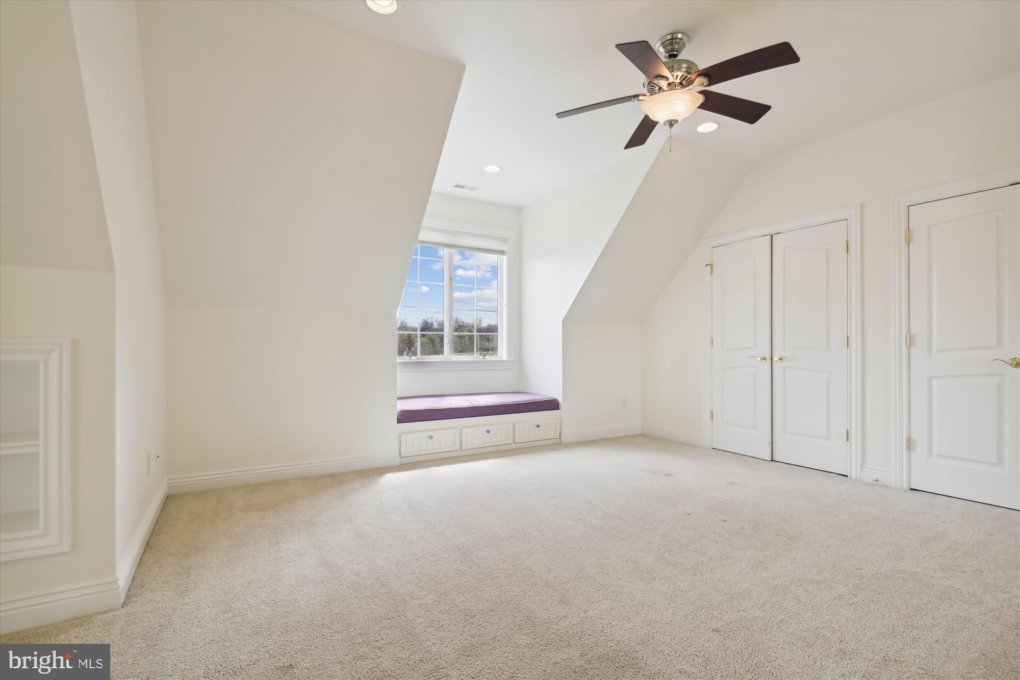 NICHOLSONS MANOR - Residential