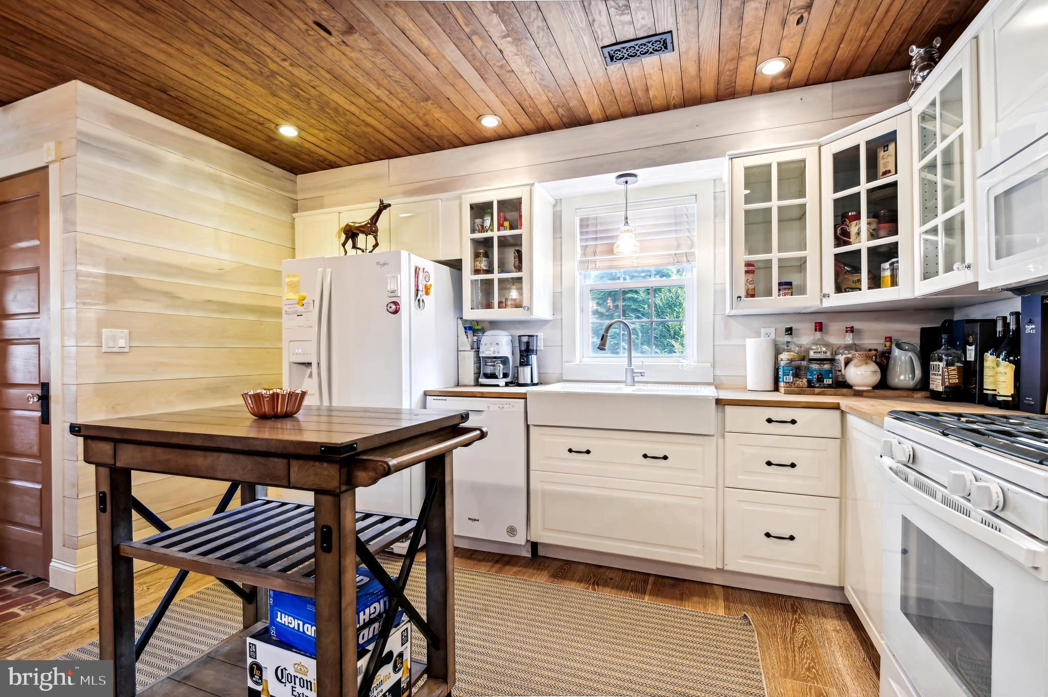 NICHOLSONS MANOR - Residential