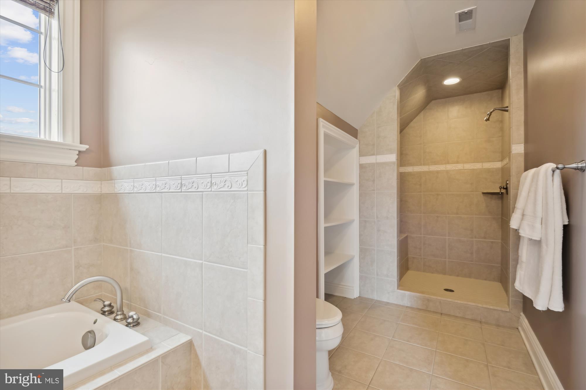 NICHOLSONS MANOR - Residential