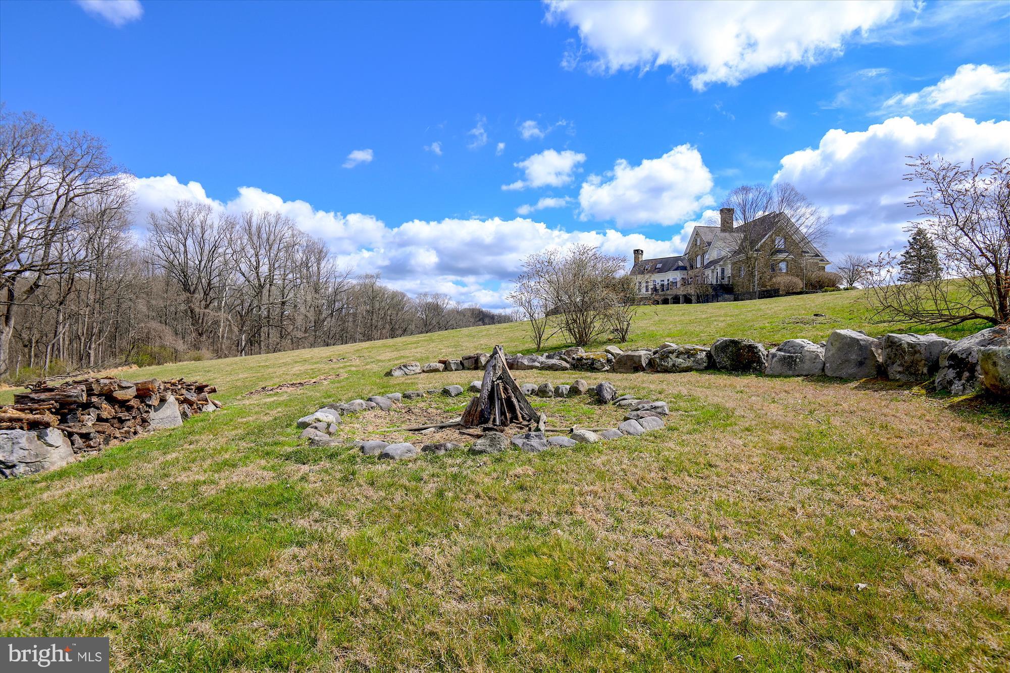 NICHOLSONS MANOR - Residential