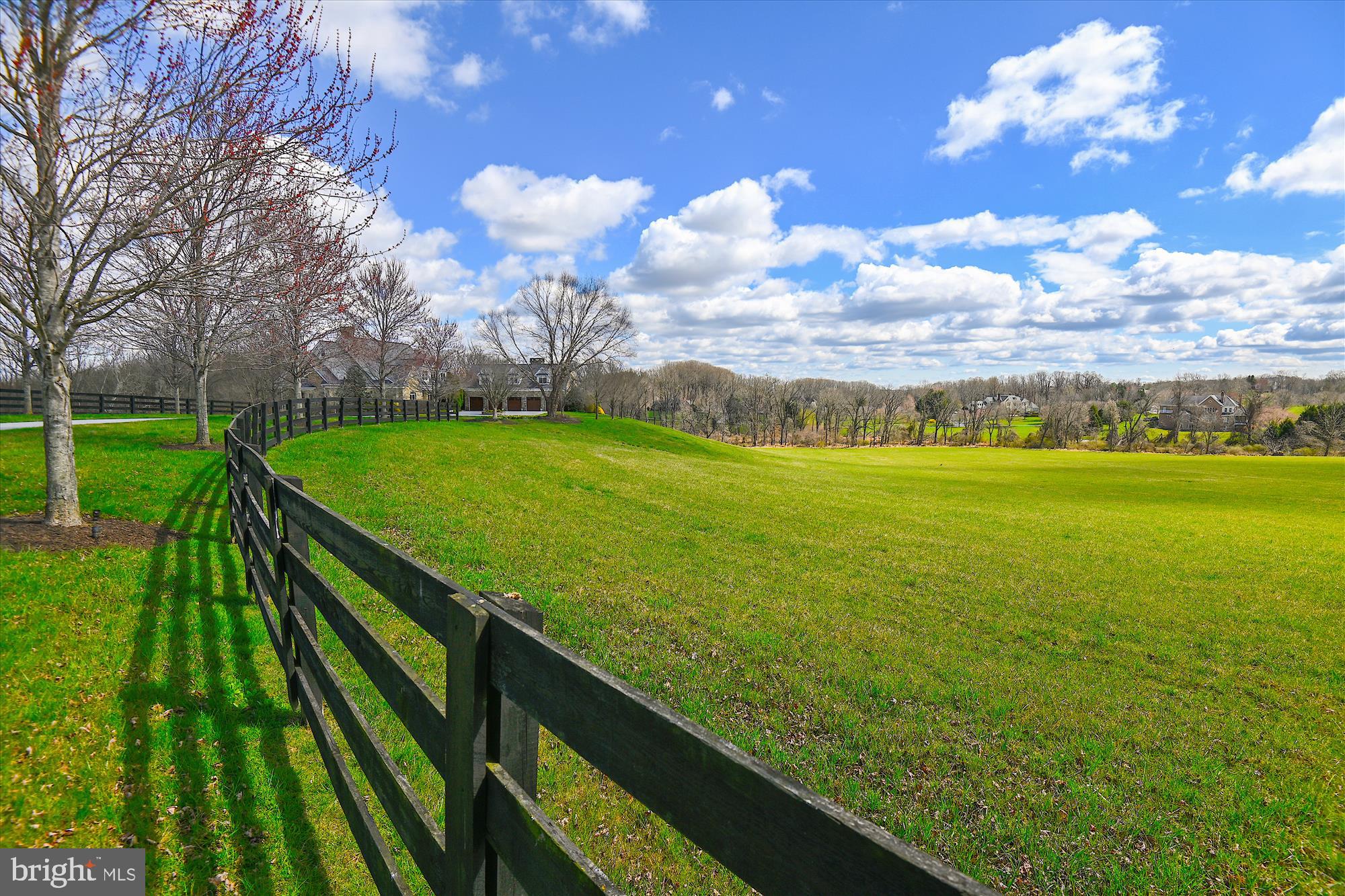 NICHOLSONS MANOR - Residential