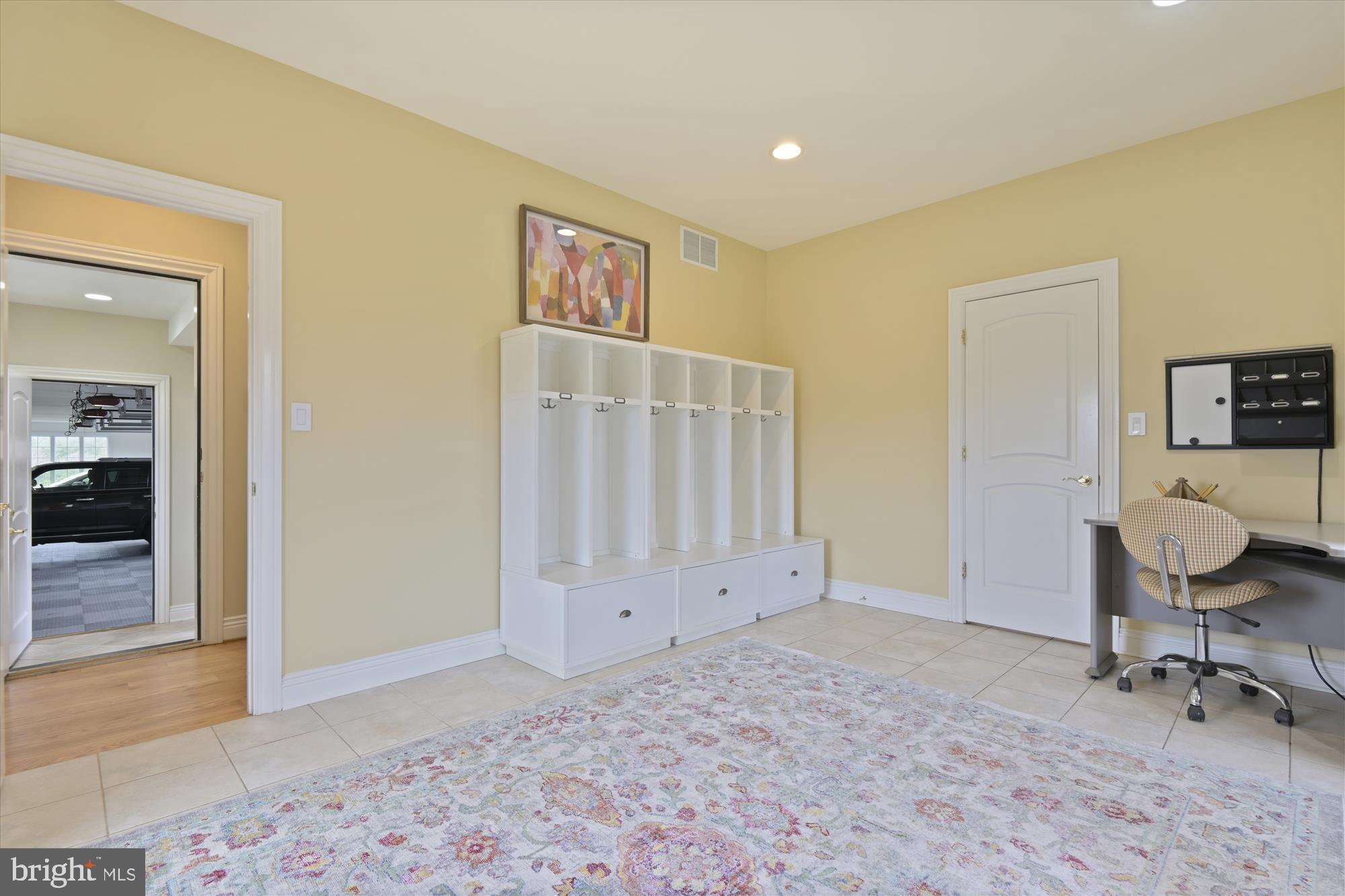 NICHOLSONS MANOR - Residential