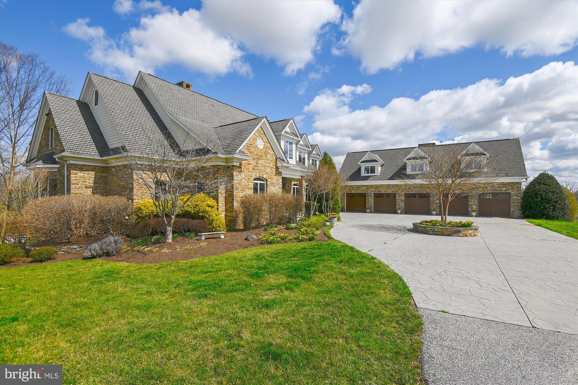 NICHOLSONS MANOR - Residential