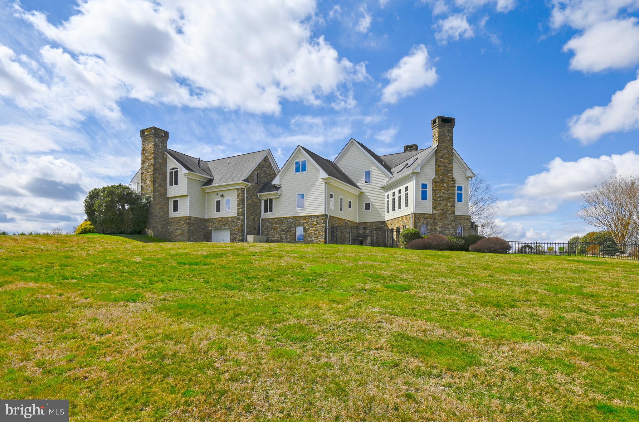 NICHOLSONS MANOR - Residential