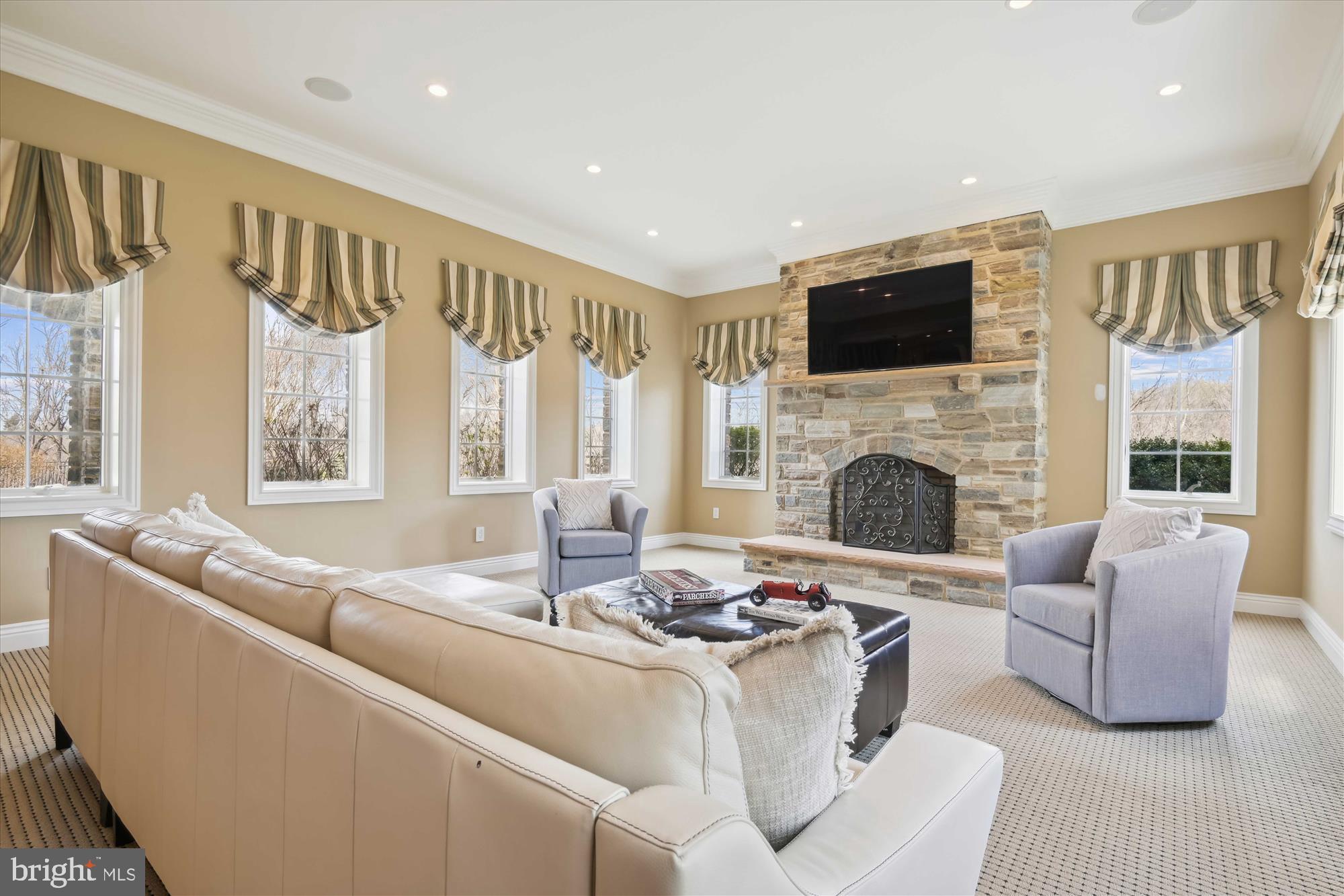 NICHOLSONS MANOR - Residential