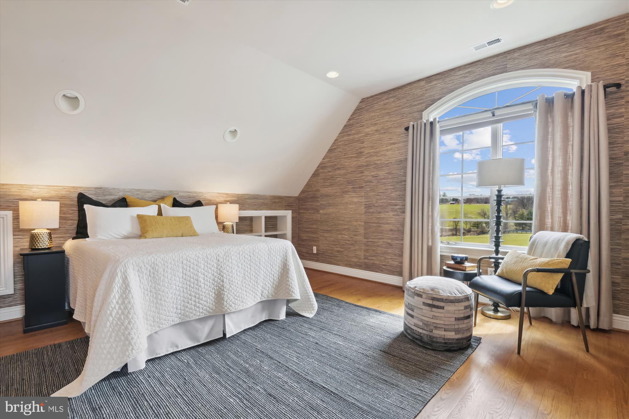 NICHOLSONS MANOR - Residential