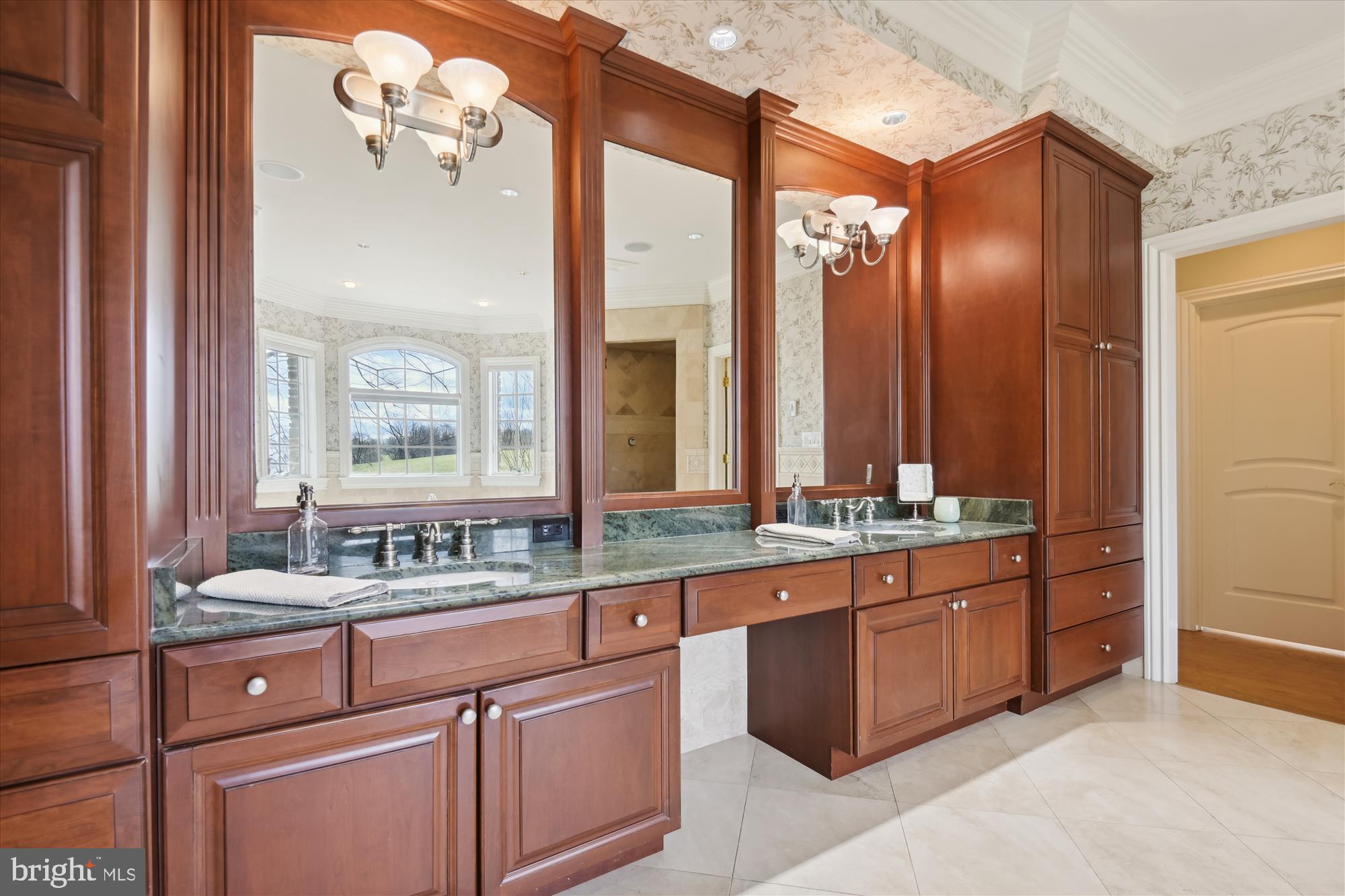 NICHOLSONS MANOR - Residential