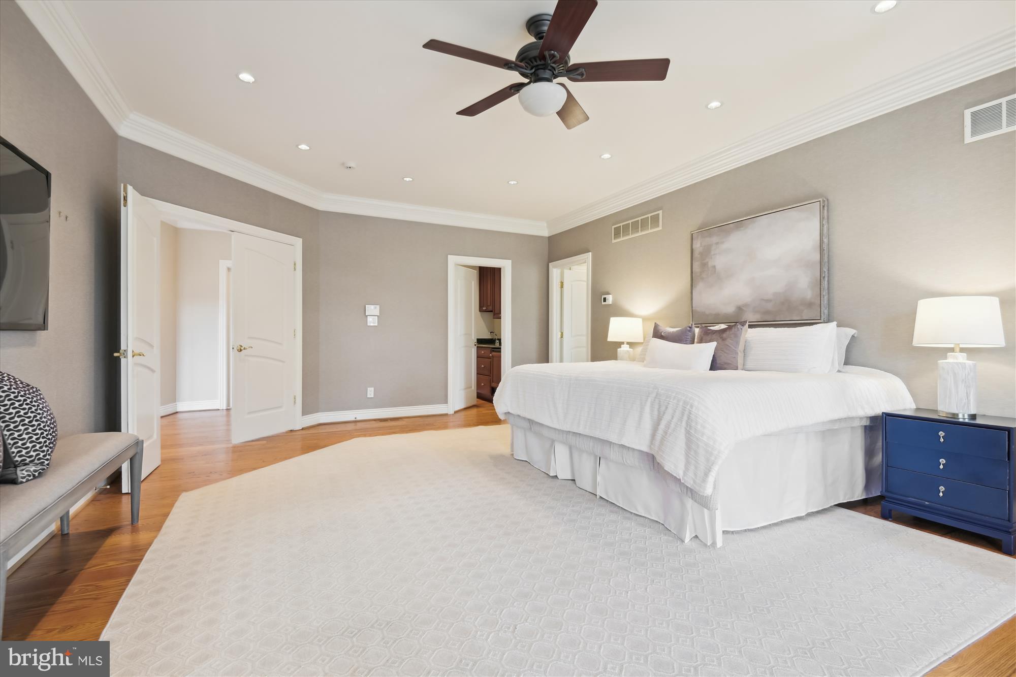 NICHOLSONS MANOR - Residential