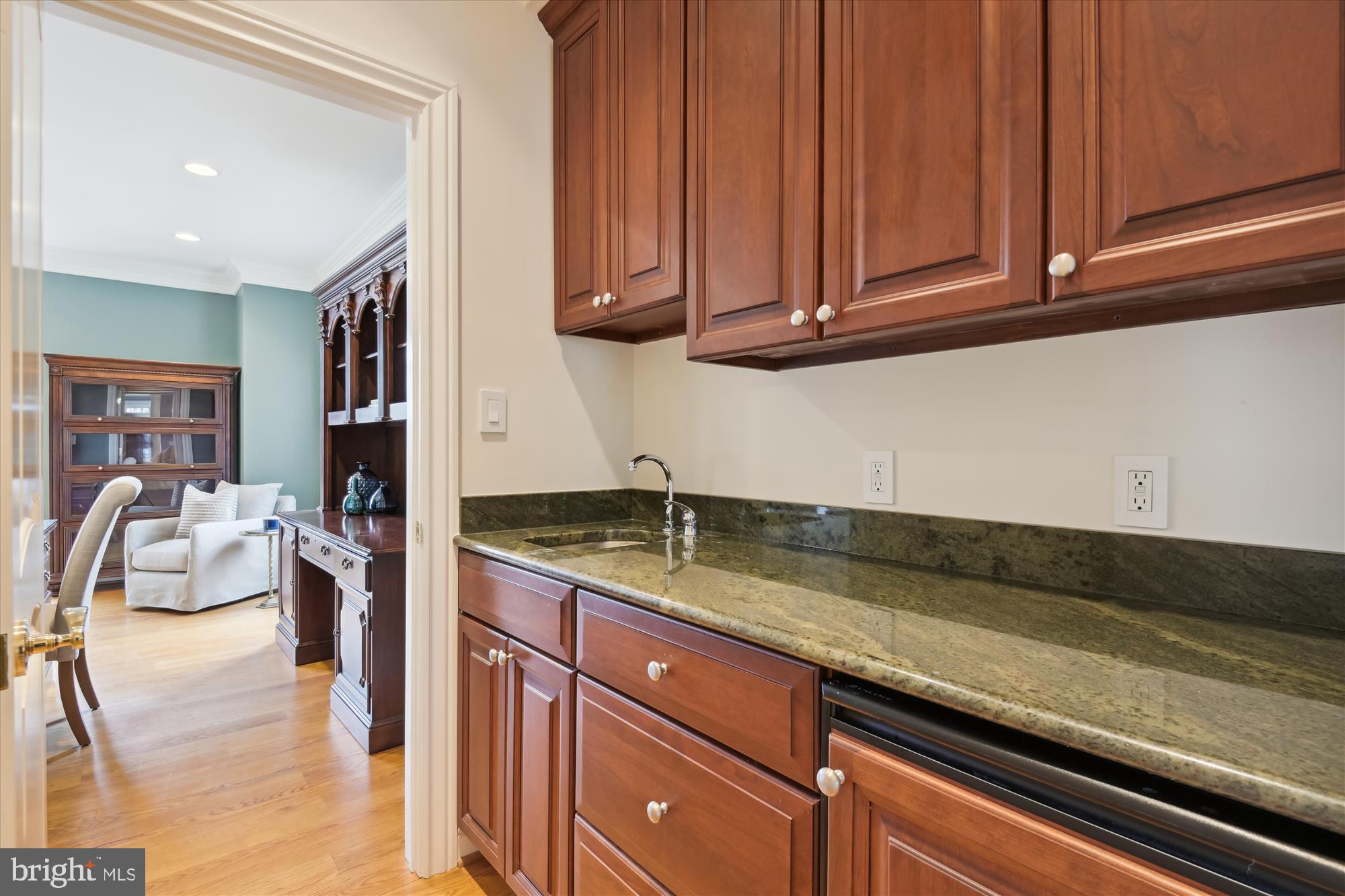 NICHOLSONS MANOR - Residential