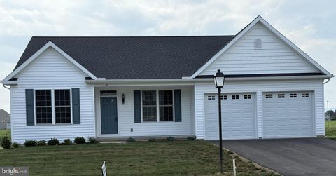 Homes For Sale - 46 Bennington Way Way<br/> CARLISLE, PA 17013