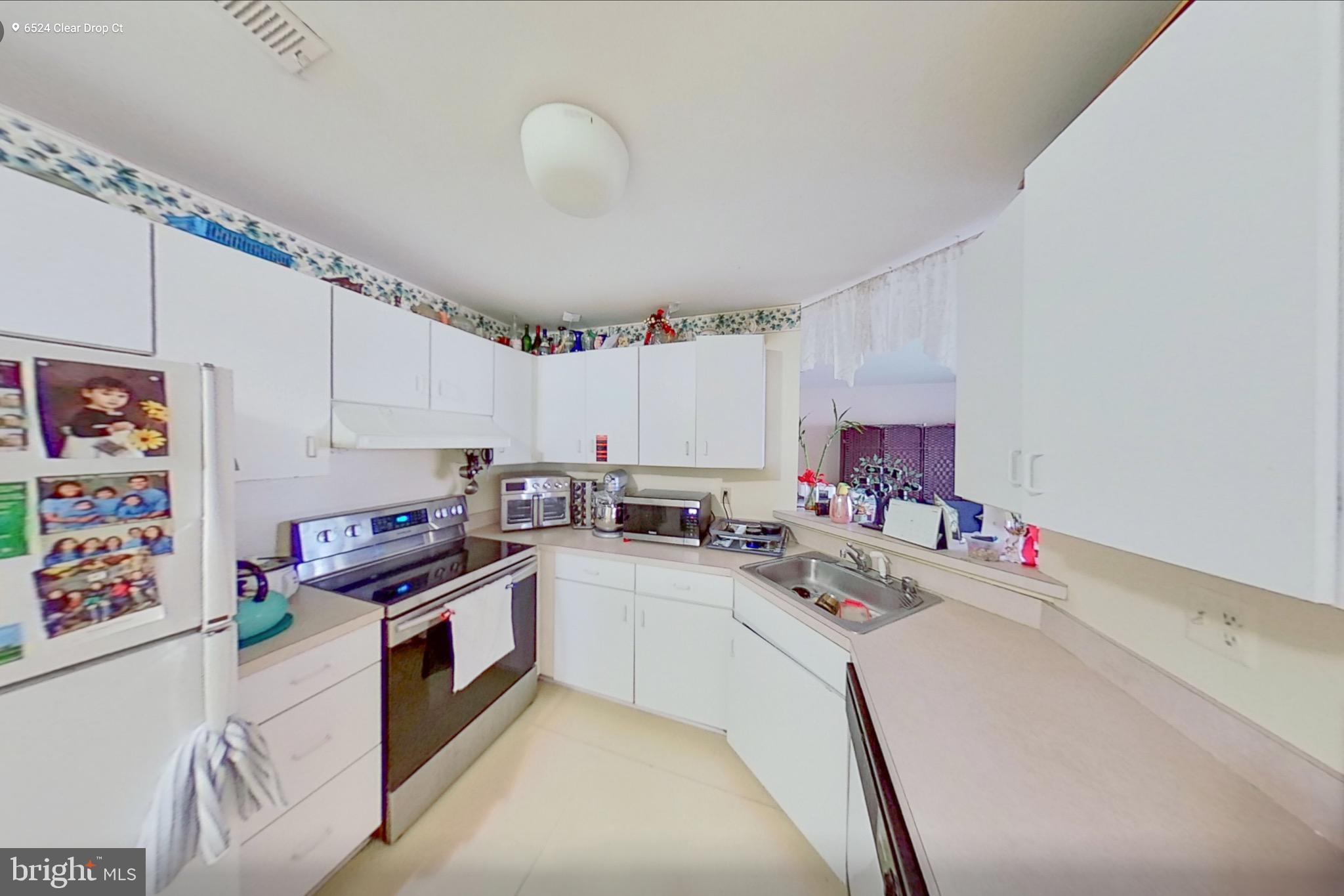 CROMWELL FOUNTAIN - Residential