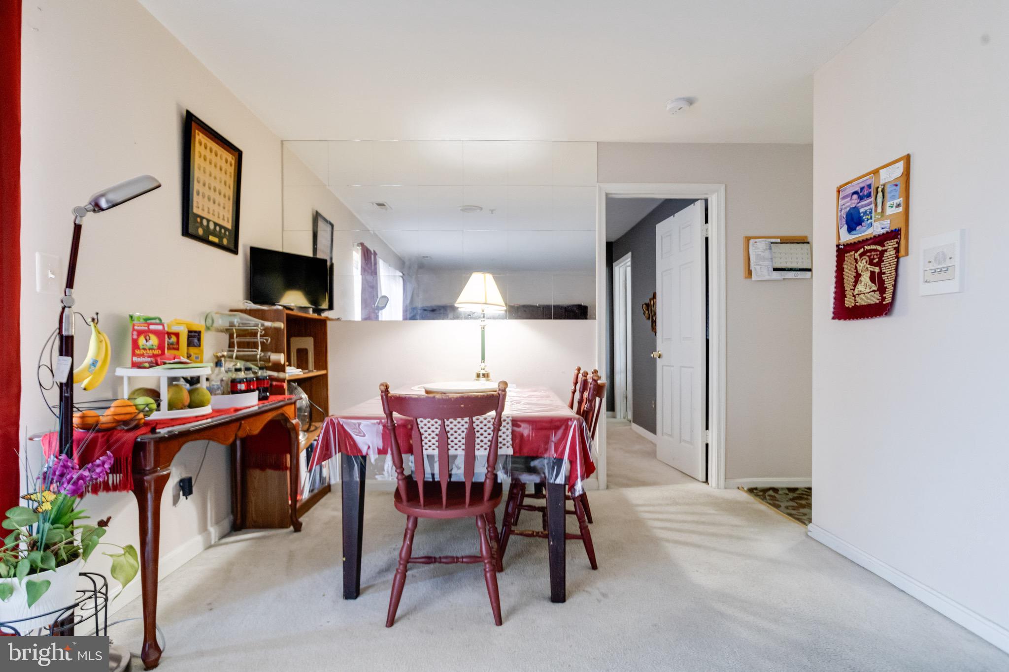 CROMWELL FOUNTAIN - Residential