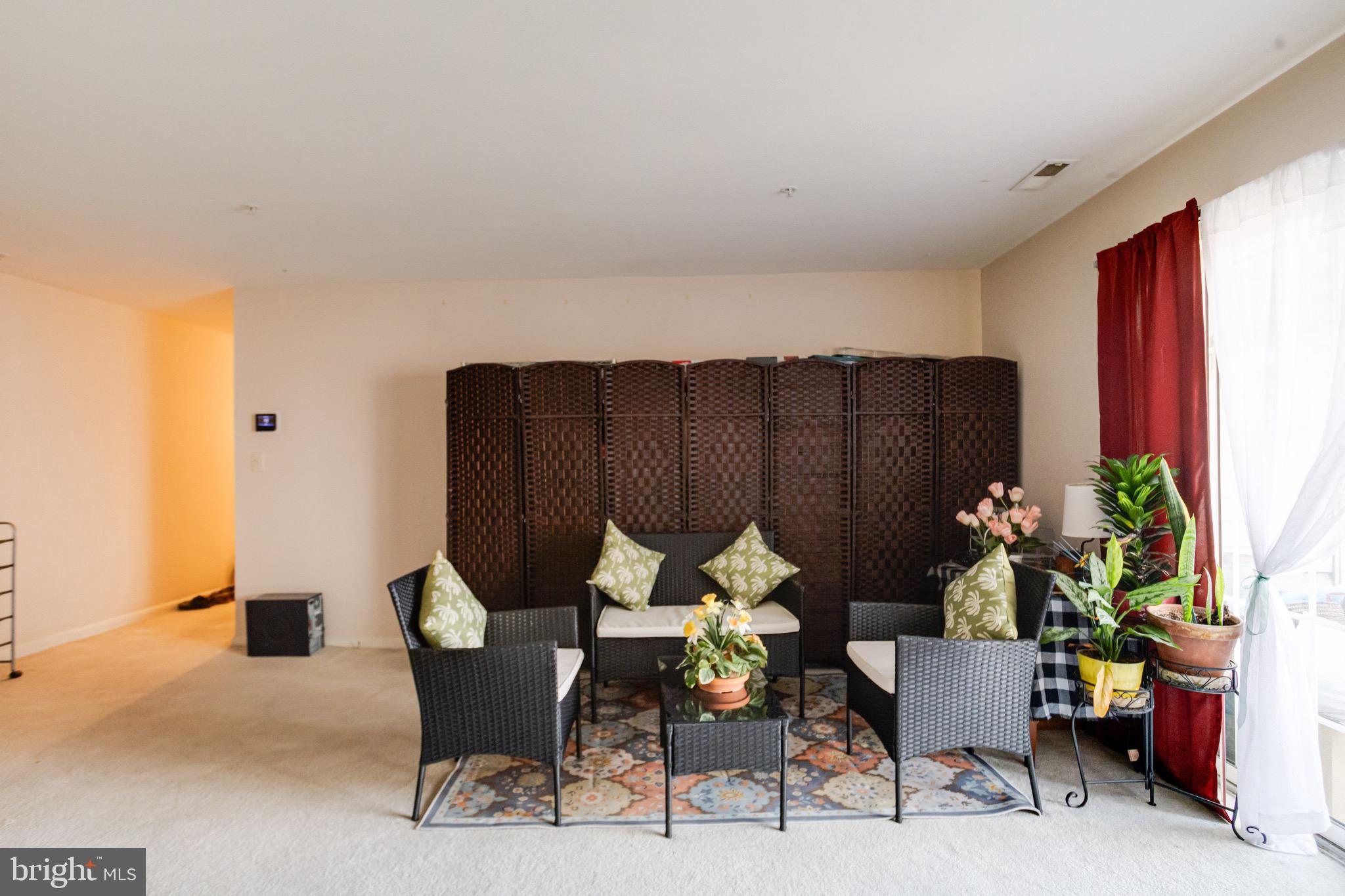 CROMWELL FOUNTAIN - Residential