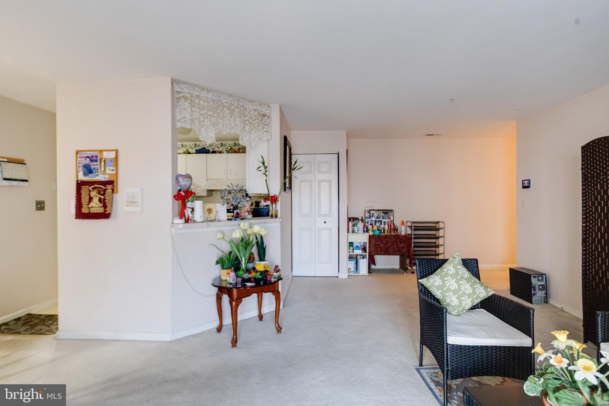 CROMWELL FOUNTAIN - Residential