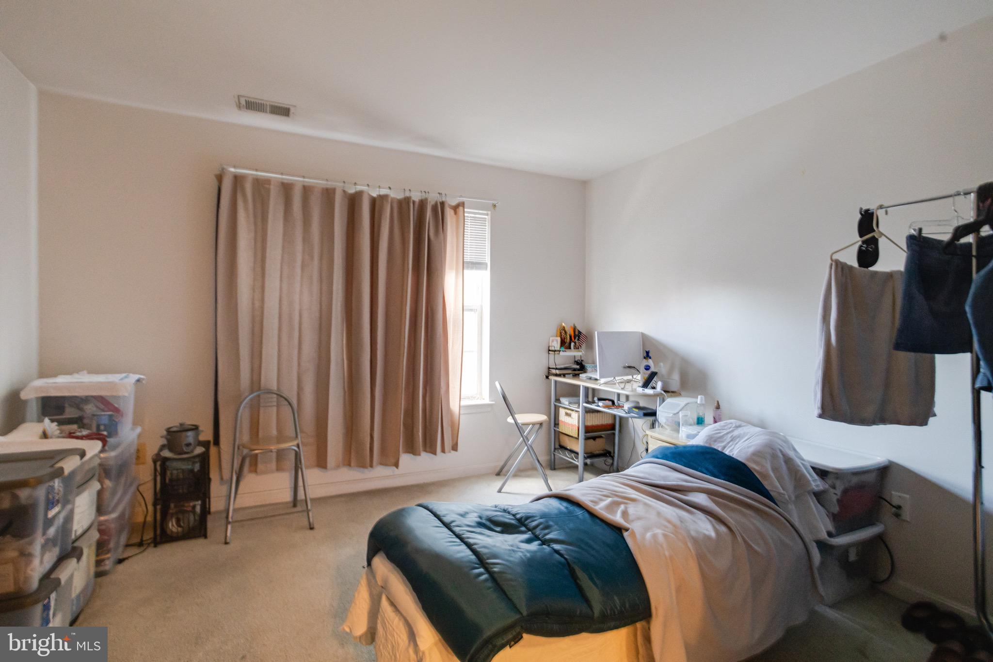 CROMWELL FOUNTAIN - Residential