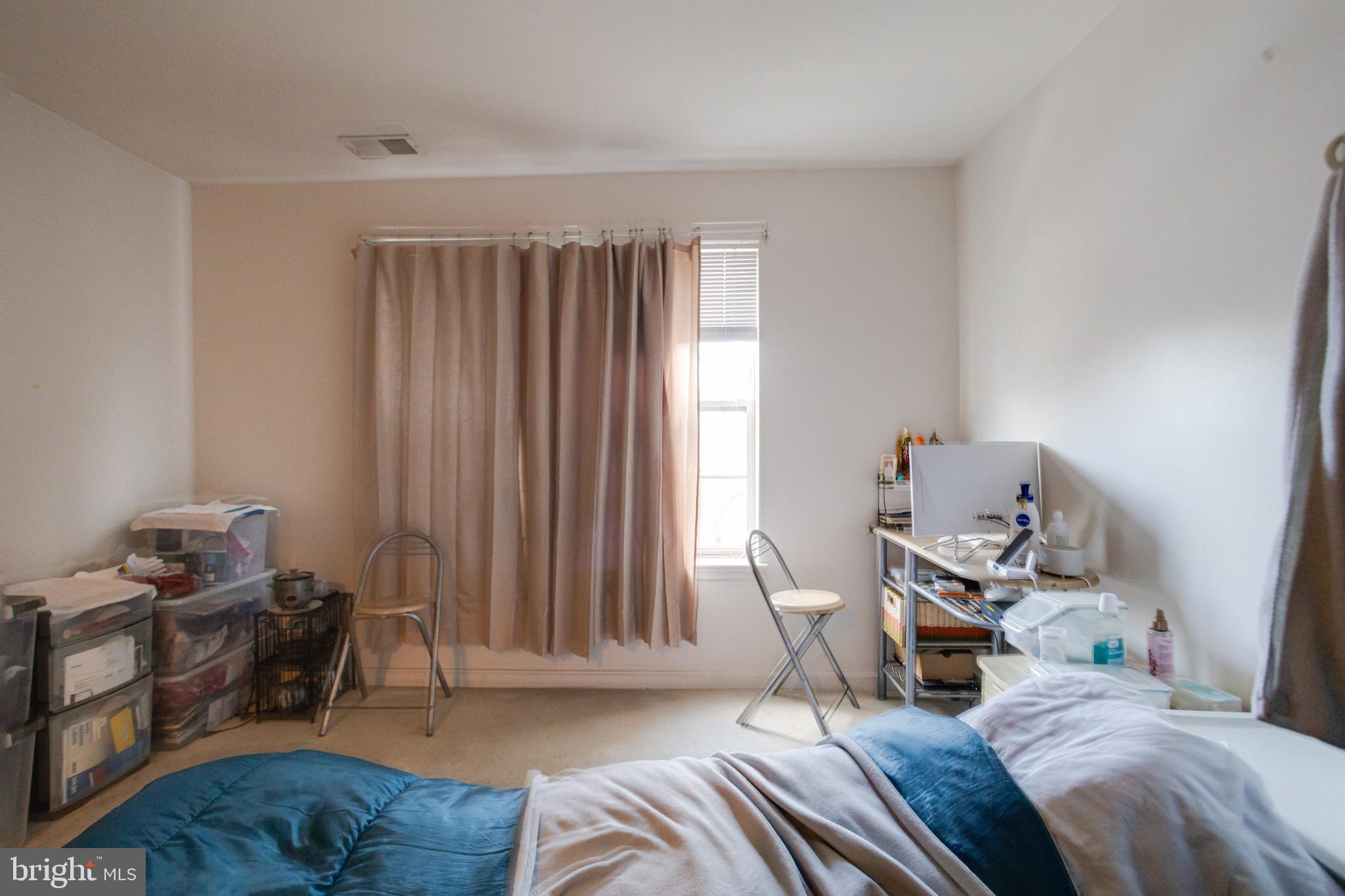 CROMWELL FOUNTAIN - Residential