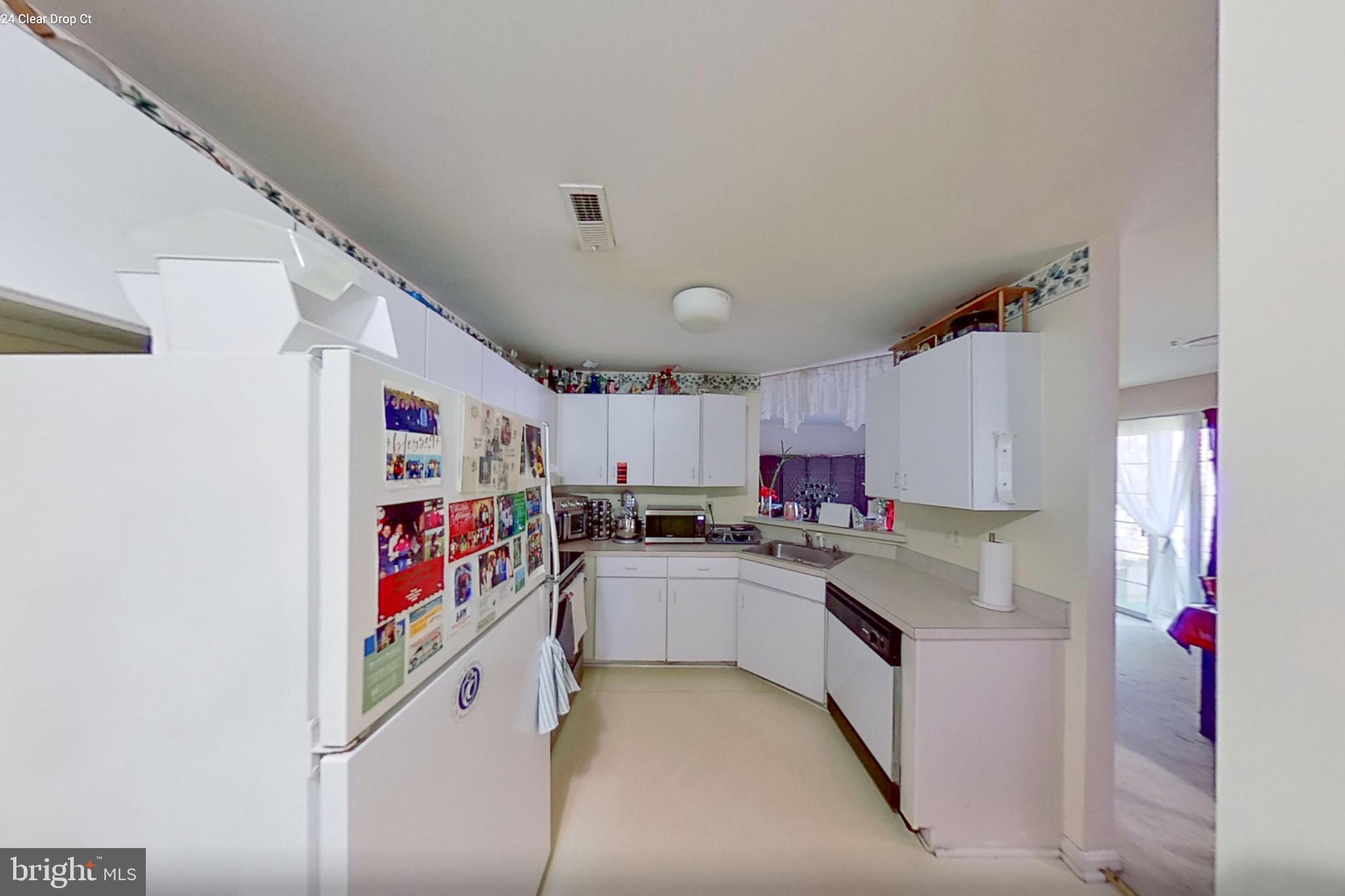 CROMWELL FOUNTAIN - Residential