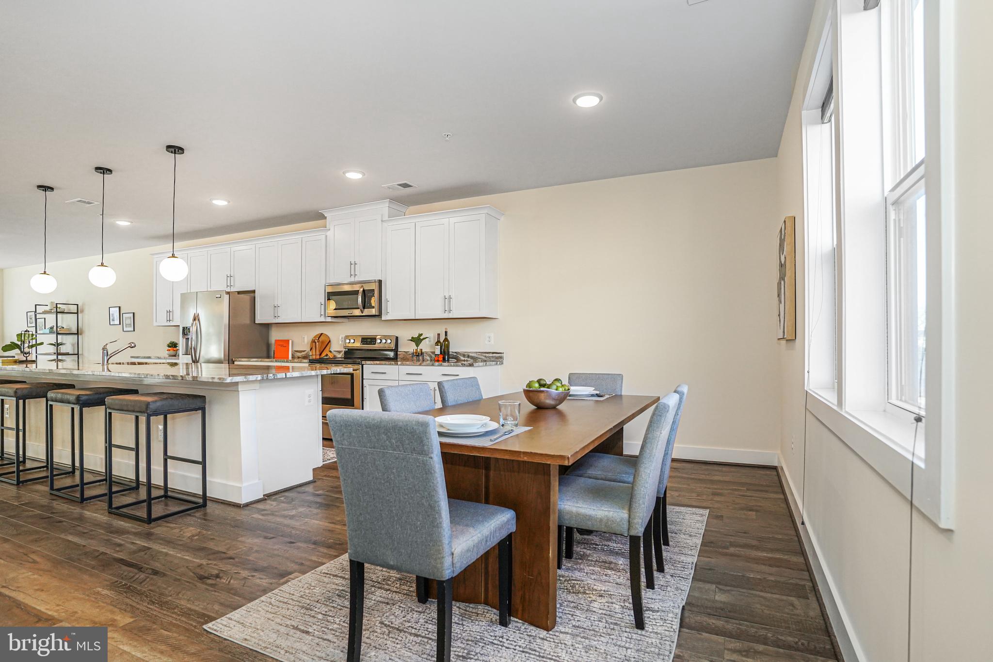 ONE LOUDOUN - Residential