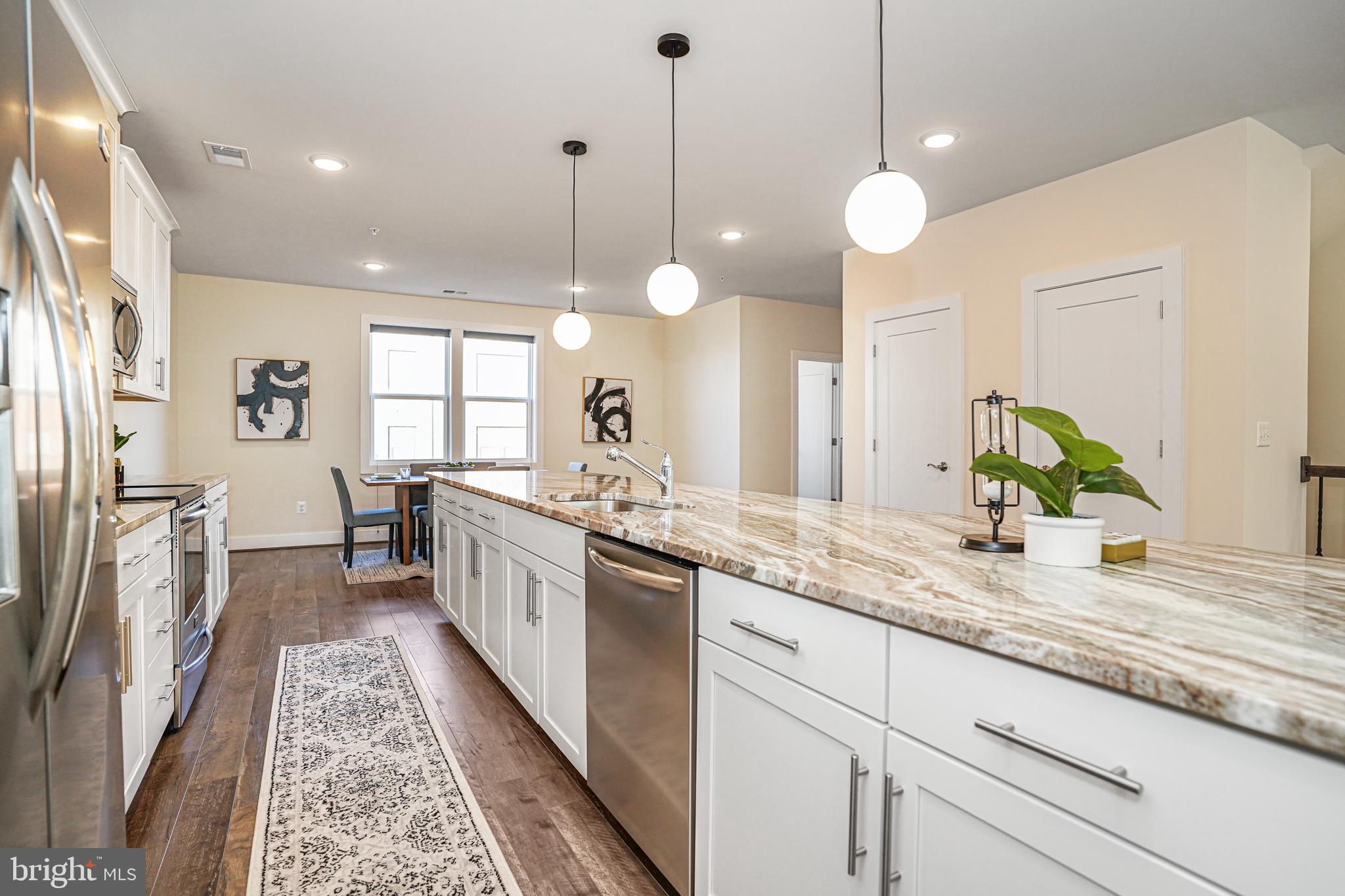 ONE LOUDOUN - Residential