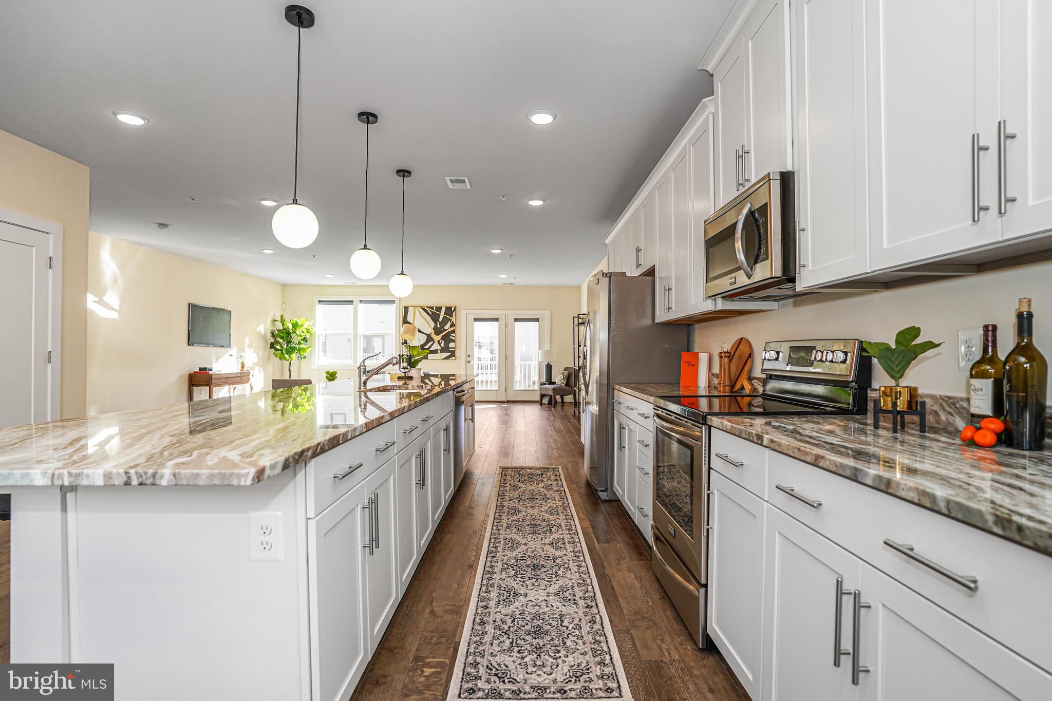 ONE LOUDOUN - Residential