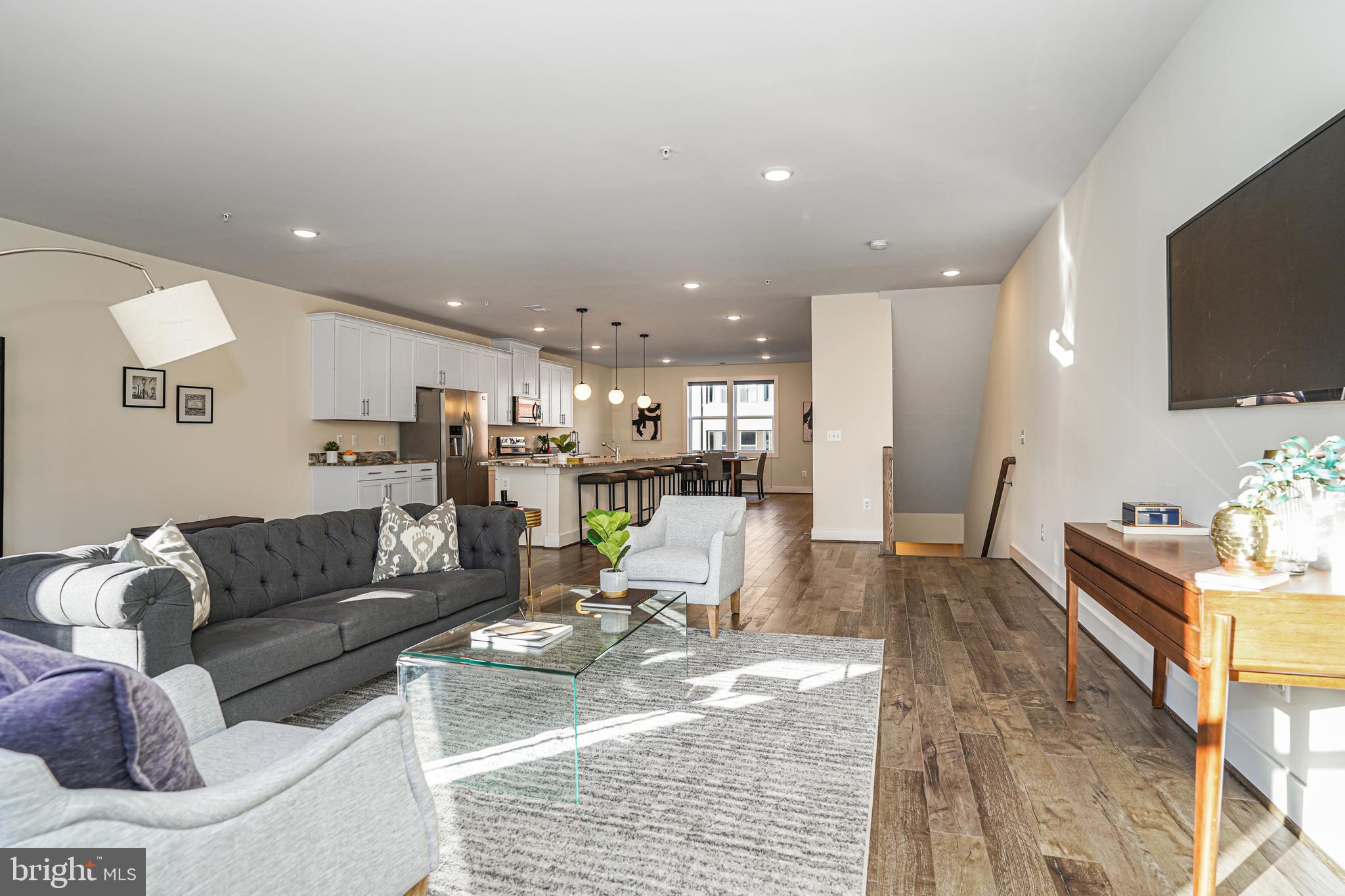 ONE LOUDOUN - Residential