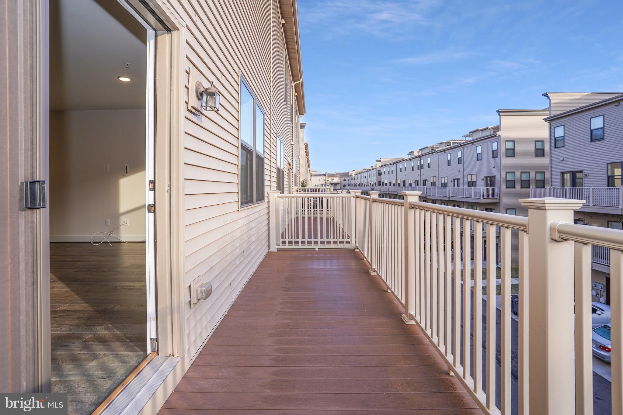 ONE LOUDOUN - Residential